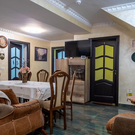 Casa Nicolas Buşteni Buitenkant foto
